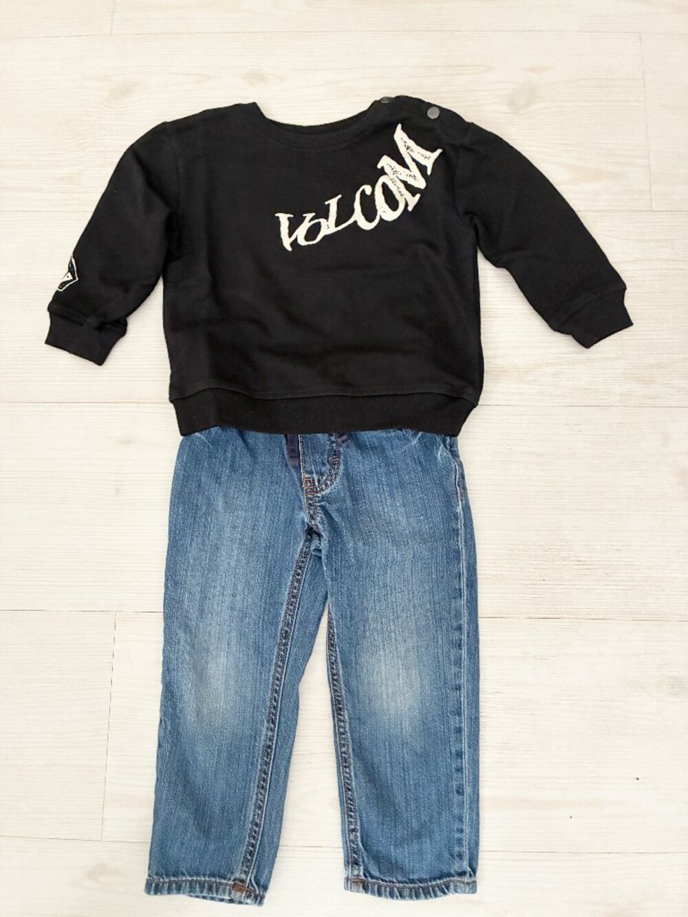 Volcom Black Sweatshirt (24M) Carters Drawstring Navy Jeans (24M) Bundle